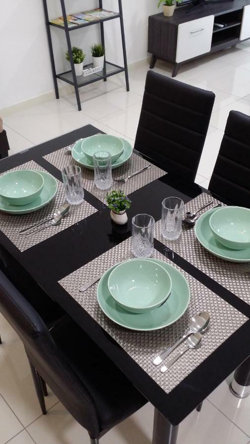 Happy Homestay@Icon City Petaling Jaya Sunway Subang Bagian luar foto