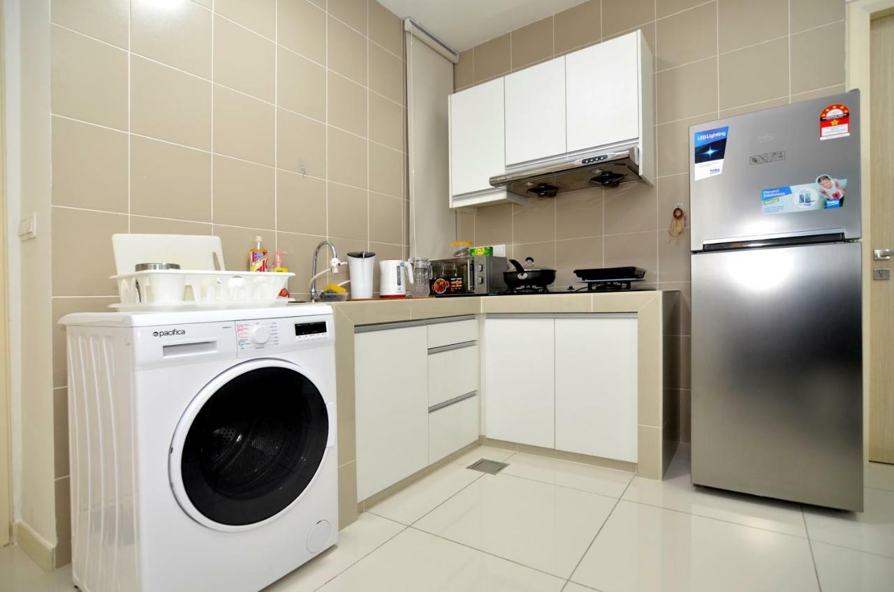 Happy Homestay@Icon City Petaling Jaya Sunway Subang Bagian luar foto